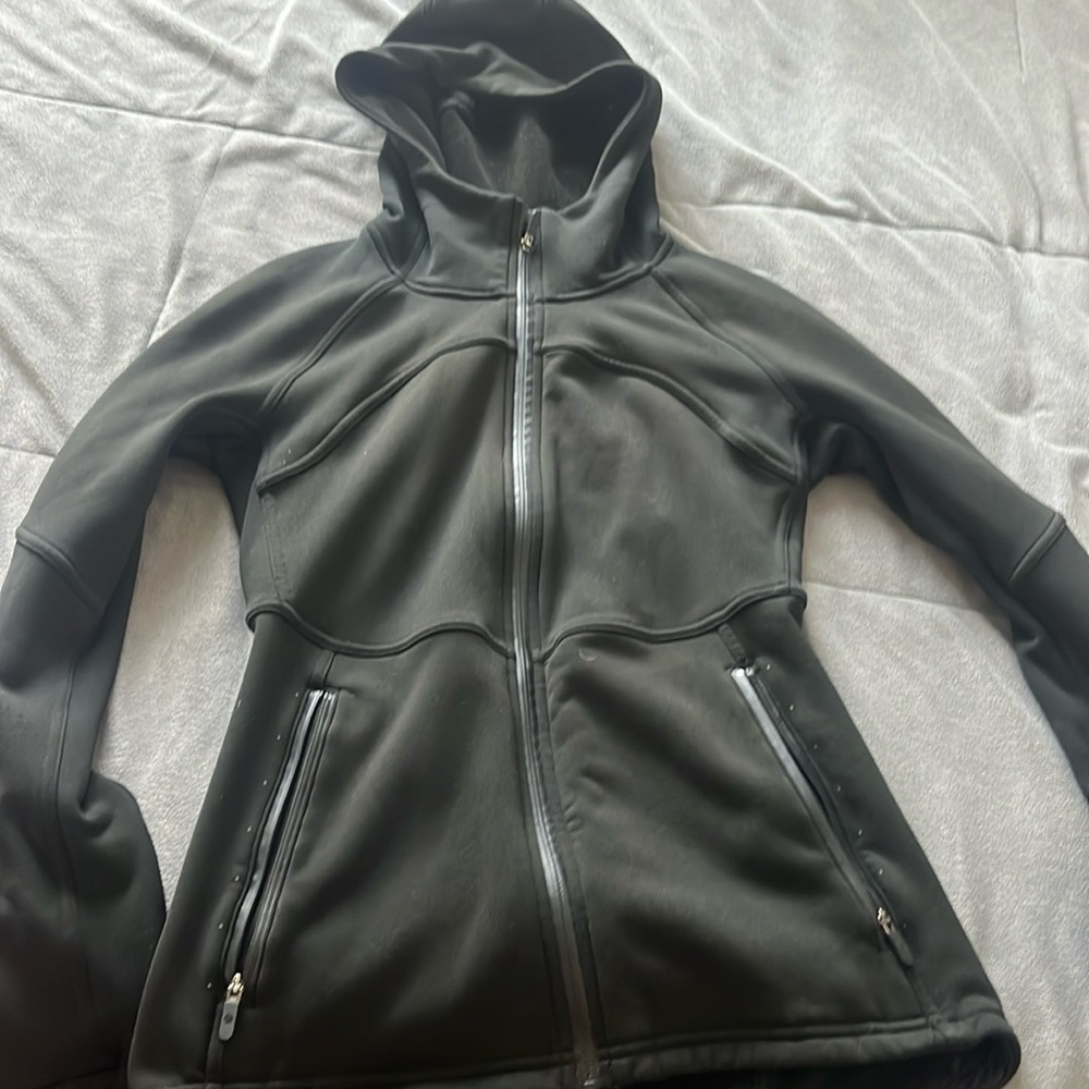 Black Lululemon hoodie